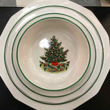 Pfaltzgraff 8 Piece Place Setting with Christmas Motif